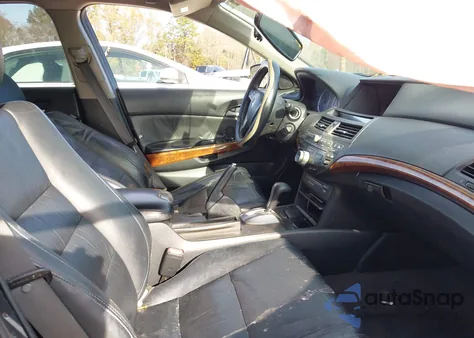 2011 Honda Accord 2.4 Ex-L z USA, uszkodzony, nr VIN 1HGCP2F85BA062154